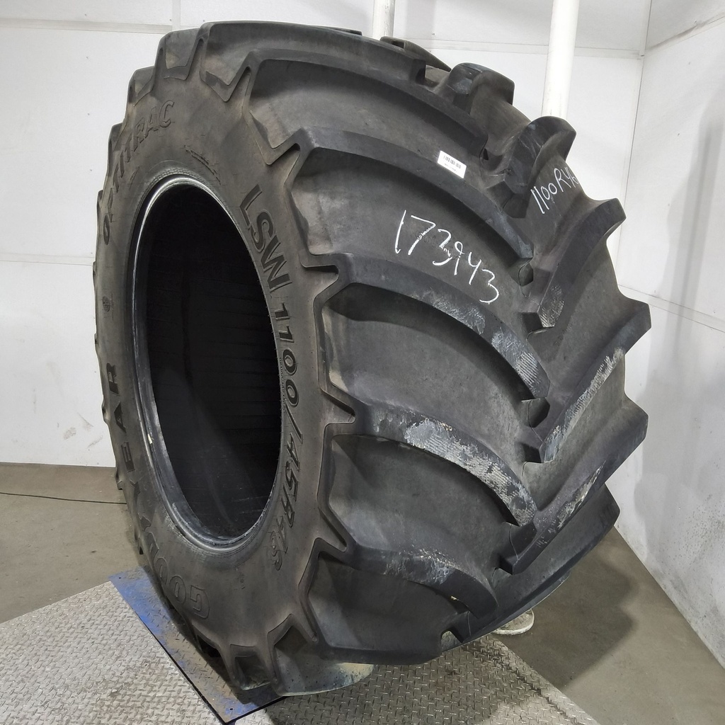 LSW1100/45R46 Goodyear Farm Optitrac R-1W 201D 90%