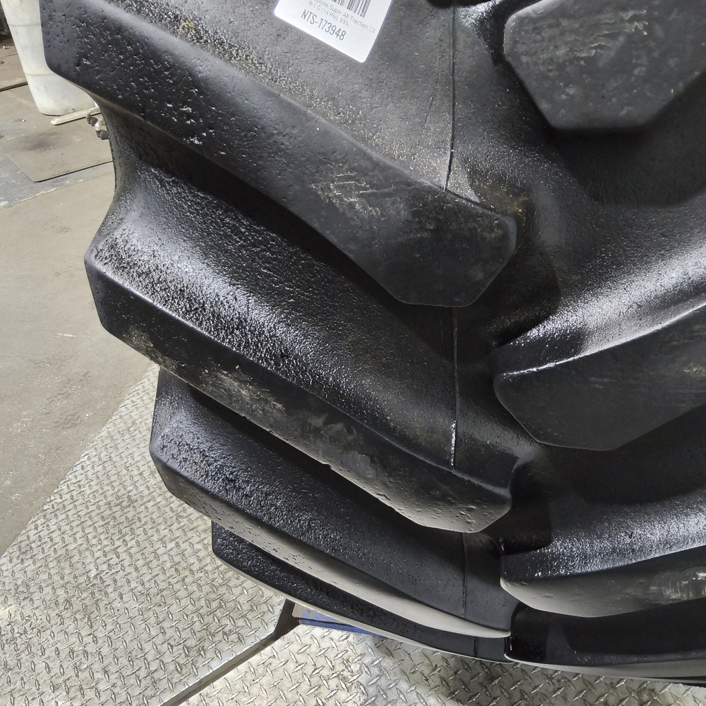 30.5L-32 Firestone Super All Traction 23 R-1 G (14 Ply), 85%