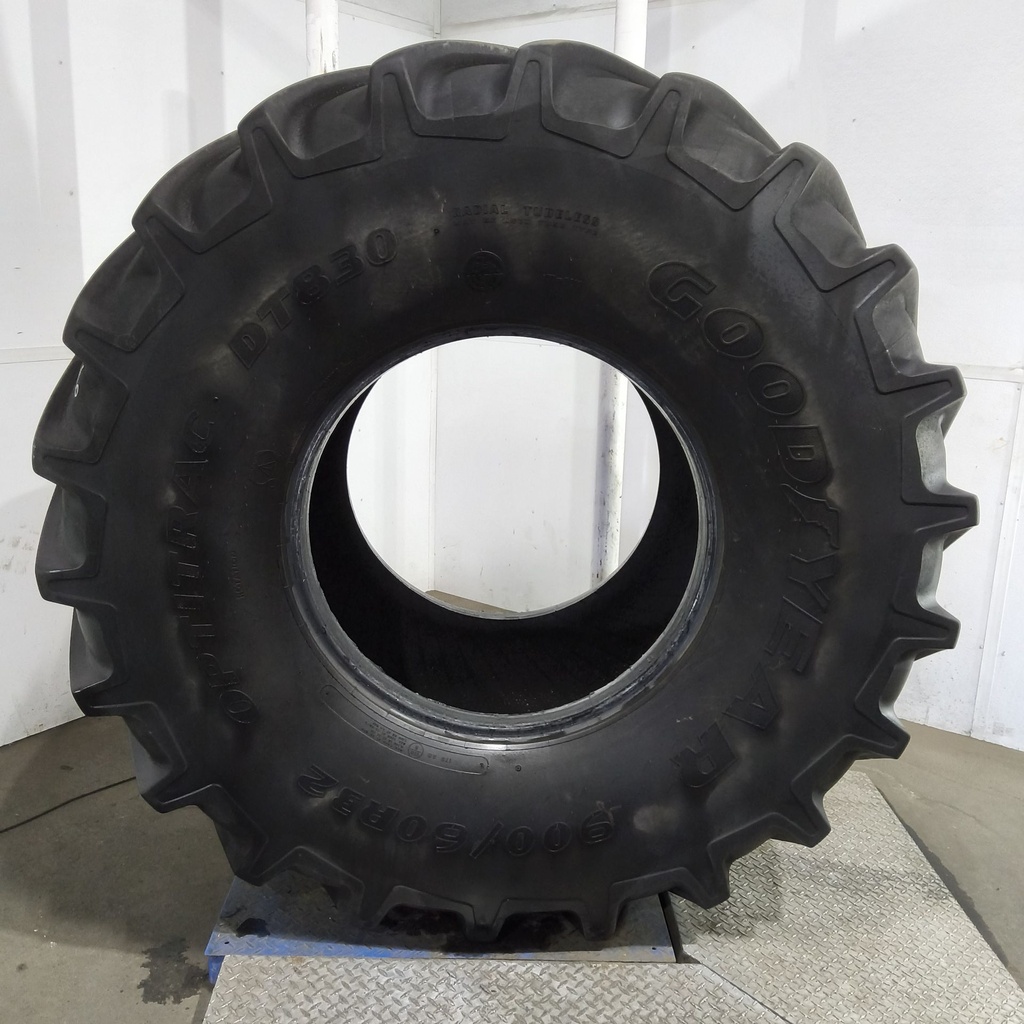 900/60R32 Goodyear Farm DT830 Optitrac R-1W 176B 75%