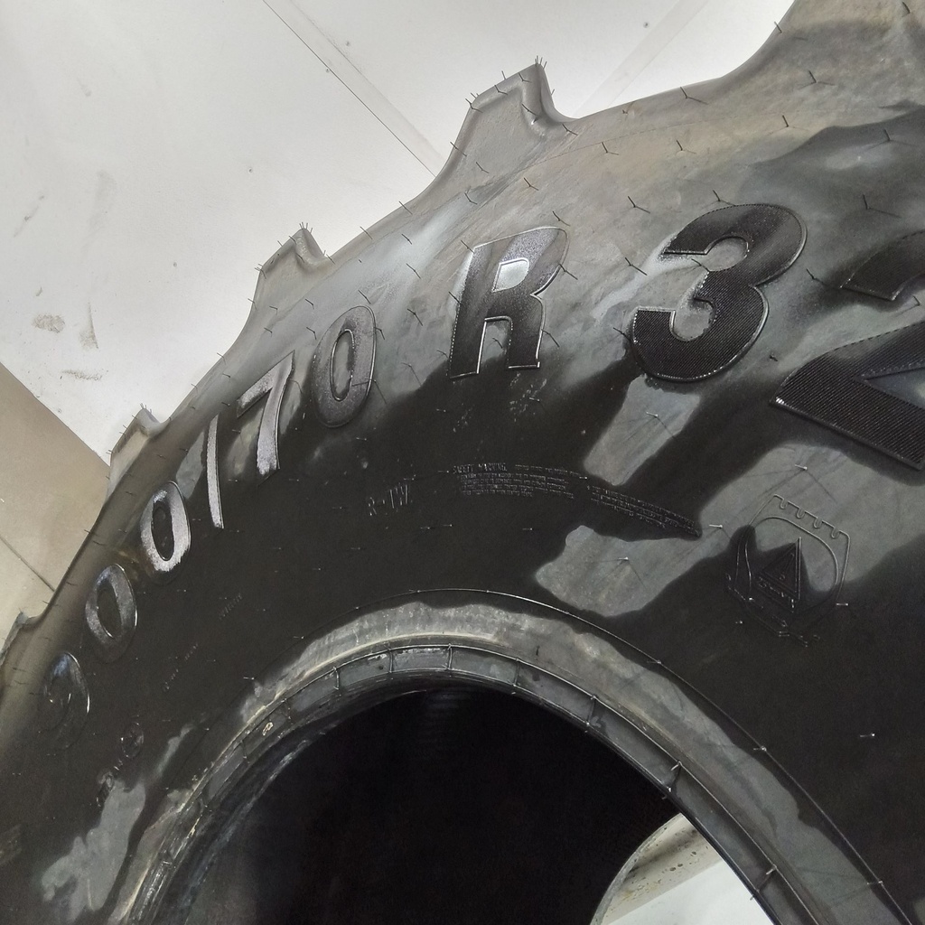 900/70R32 Mitas SuperFlexion Tire (SFT) R-1W 188A8 99%