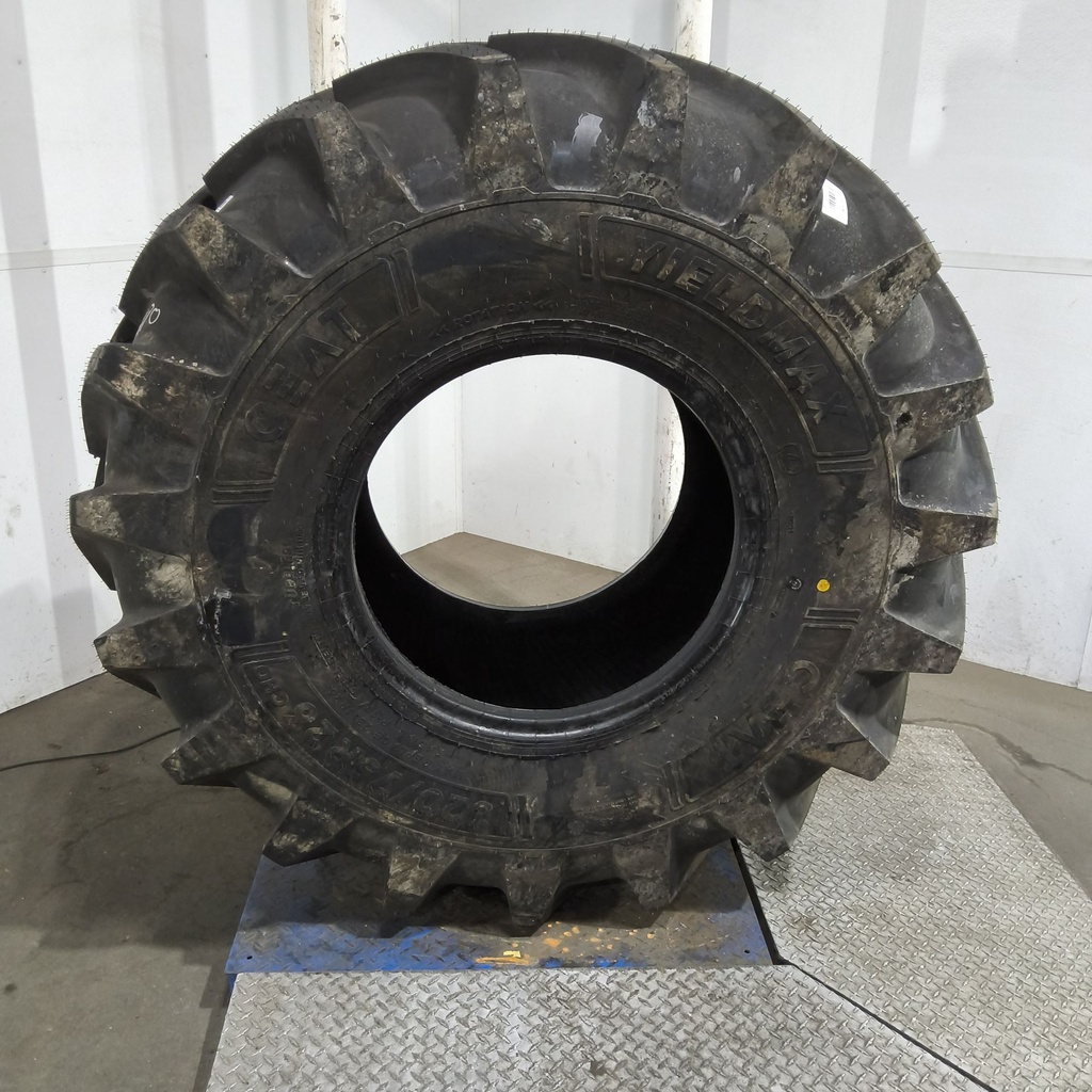620/75R26CHO Ceat Yieldmax R-1 166A8/B 99%