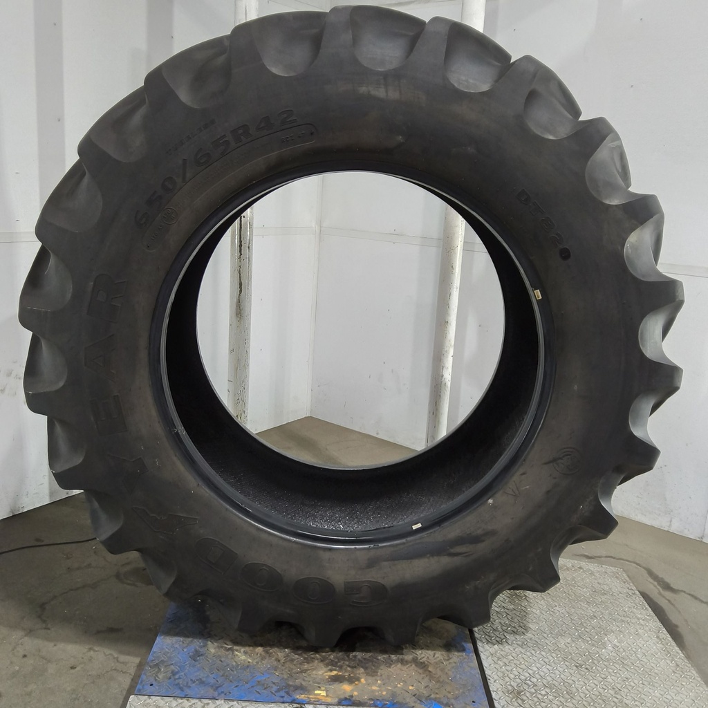 650/65R42 Goodyear Farm DT820 R-1W 170A8 95%