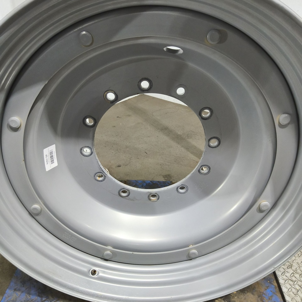 12-Hole Stub Disc Center for 38"-54" Rim, Agco Corp Gray