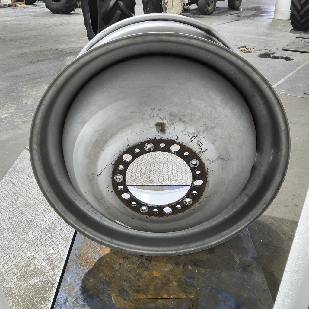 20"W x 42"D, Case IH Silver Mist 20-Hole Dolly Dual , -15.12" Offset
