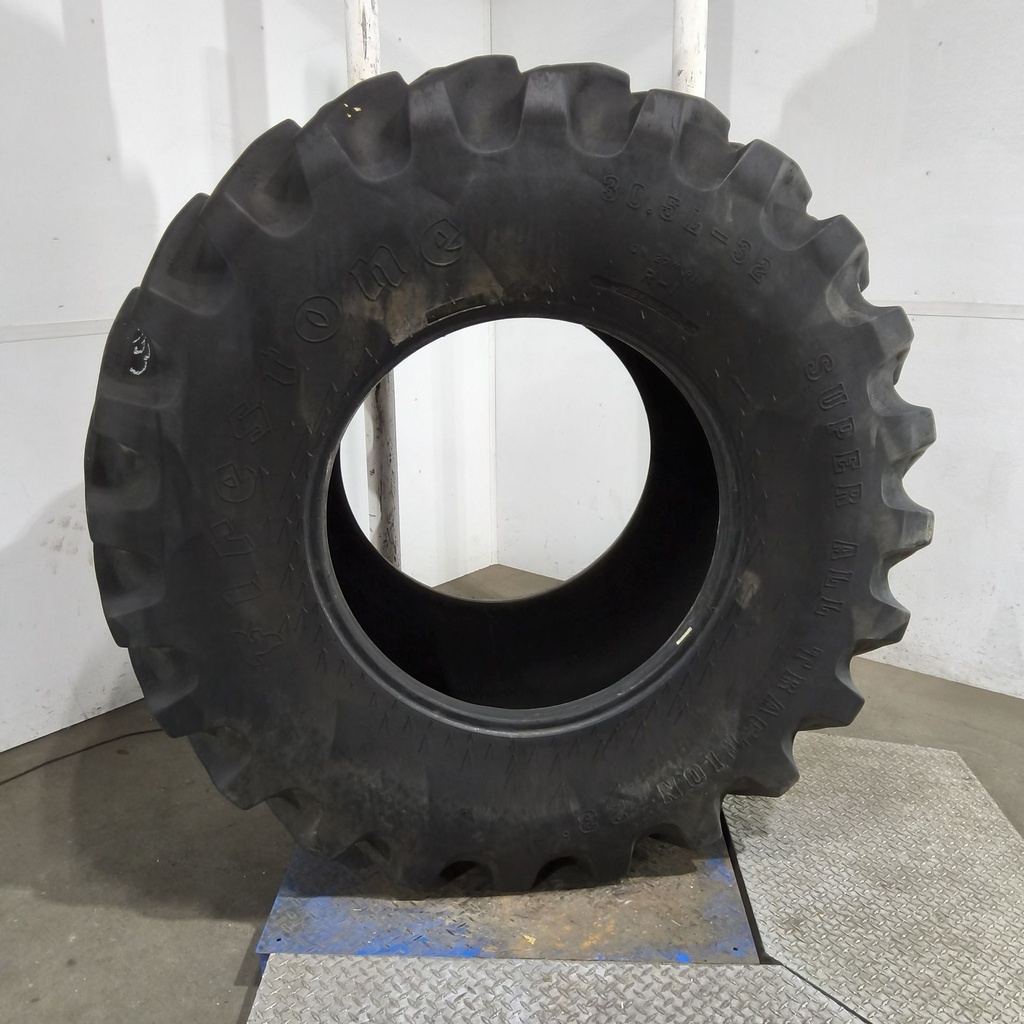 30.5L-32 Firestone Super All Traction 23 R-1 F (12 Ply), 85%