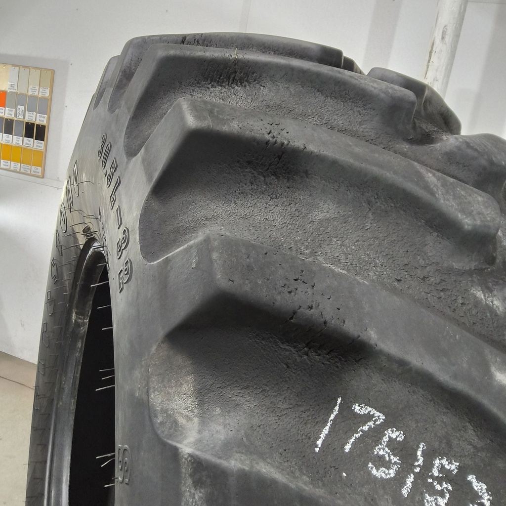 30.5L-32 Firestone Super All Traction 23 R-1 F (12 Ply), 85%