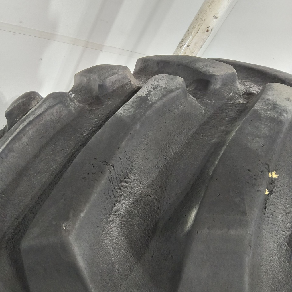 30.5L-32 Firestone Super All Traction 23 R-1 F (12 Ply), 85%
