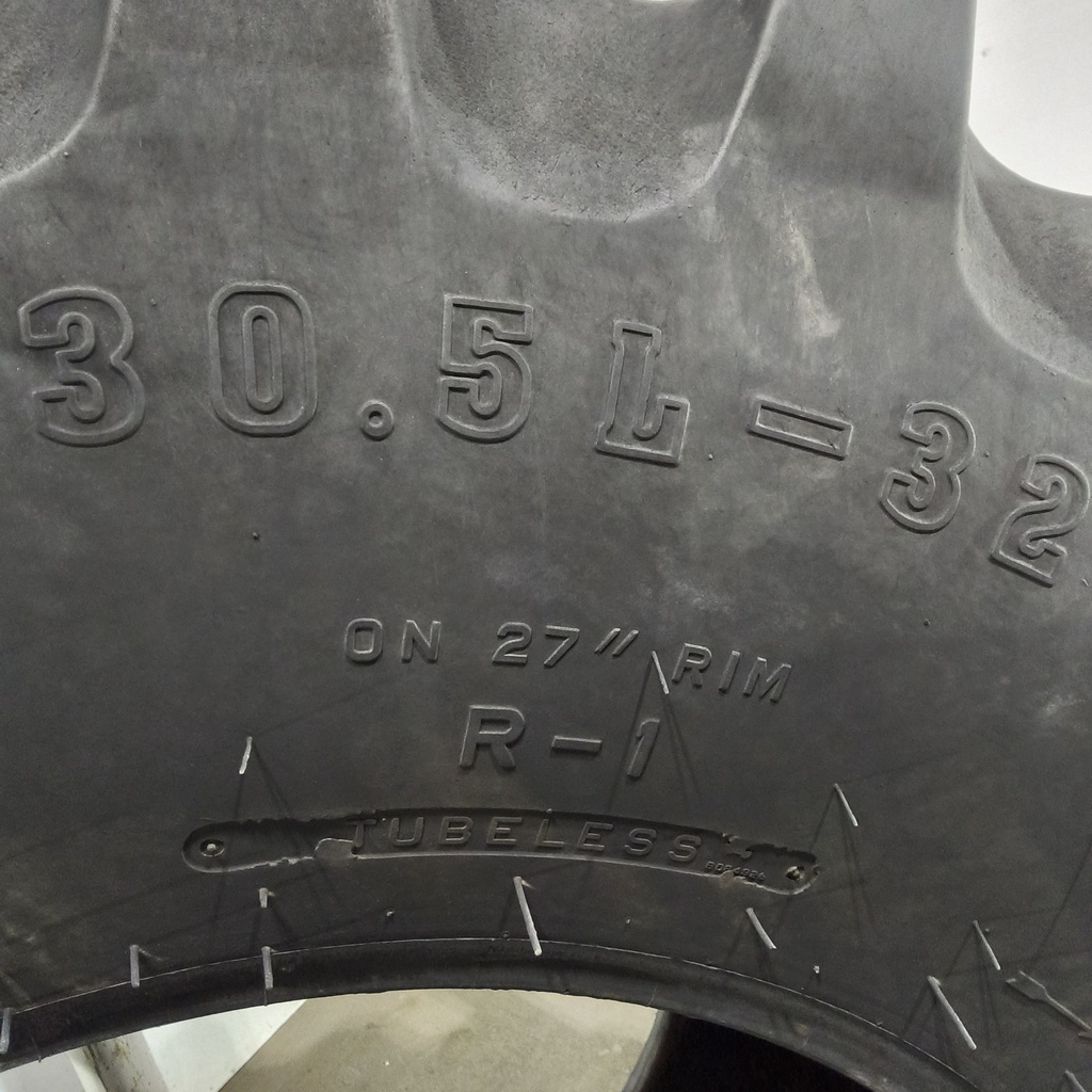 30.5L-32 Firestone Super All Traction 23 R-1 F (12 Ply), 85%