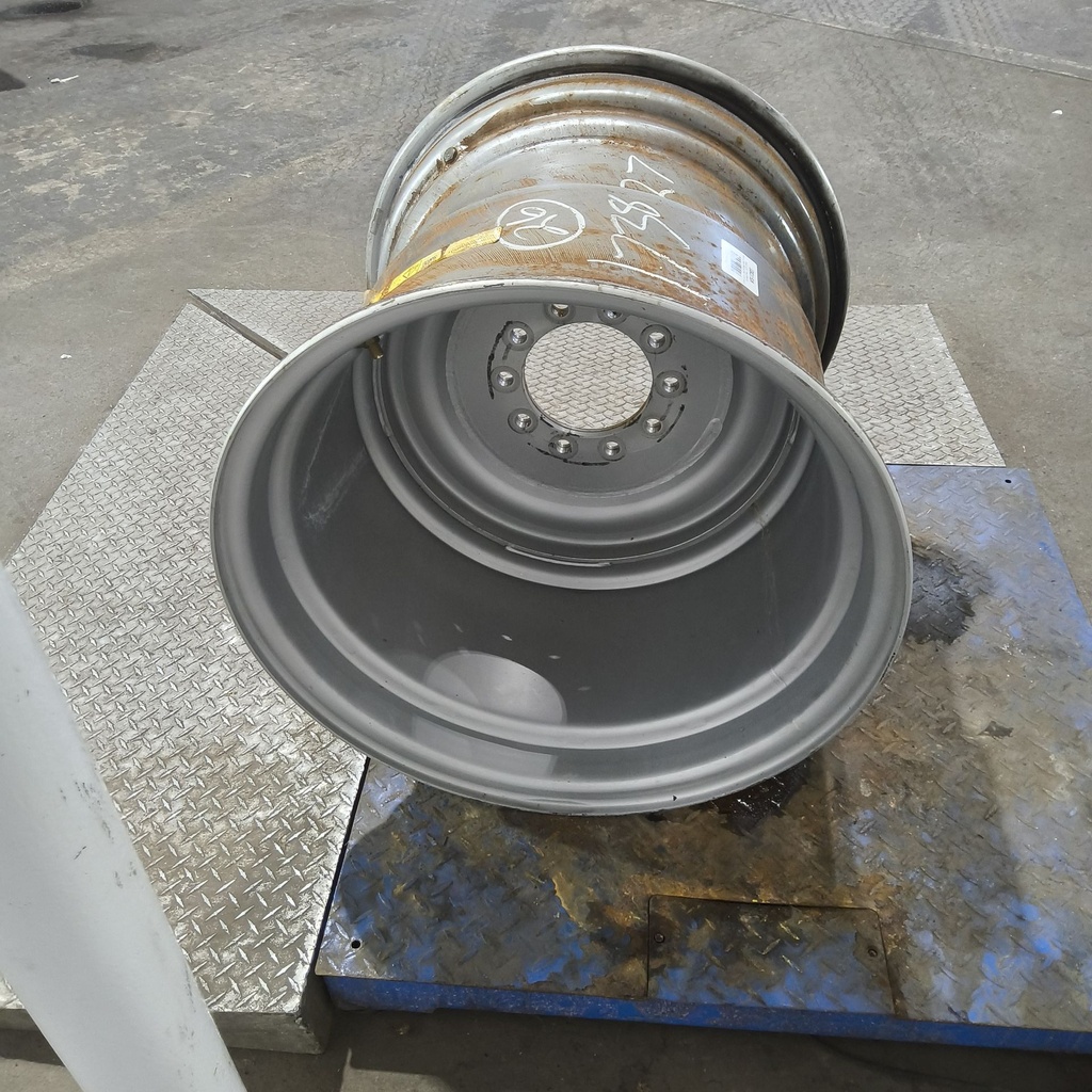 25"W x 26"D, Case IH Silver Mist 10-Hole Formed Plate , -5.25" Offset