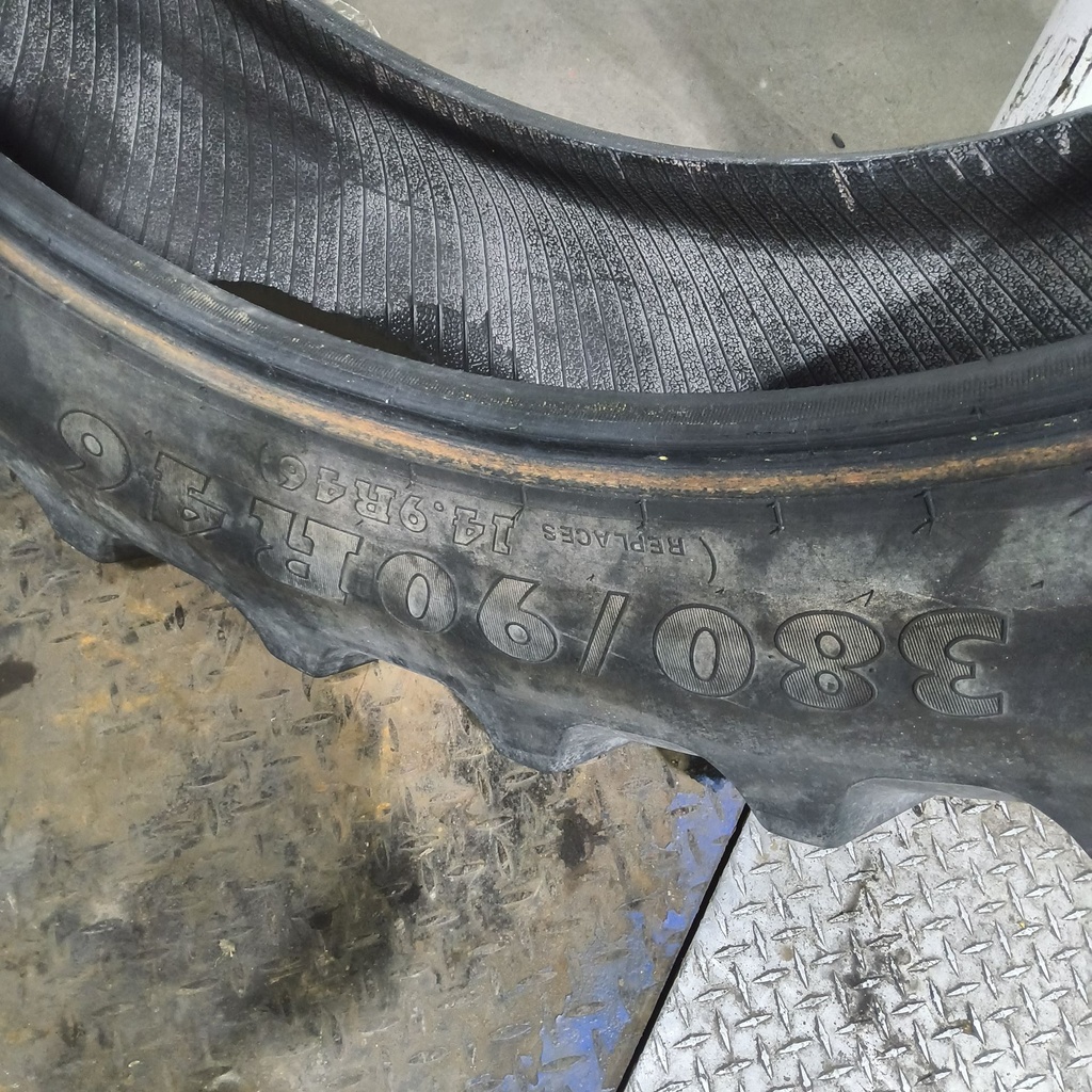 380/90R46 BKT Tires Agrimax RT 945 R-1W 159A8 60%