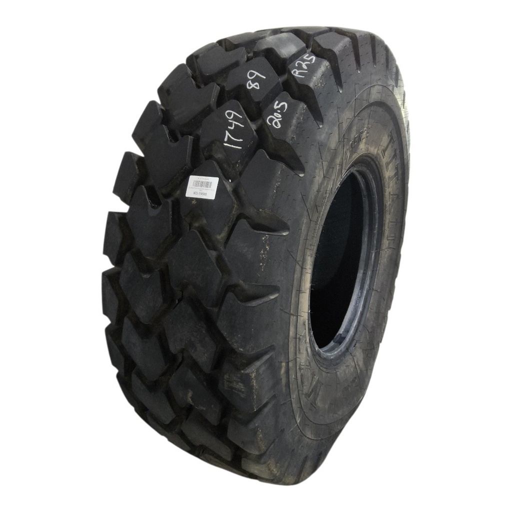 20.5R25 Titan Farm MXL Radial  E-3/L-3 99%
