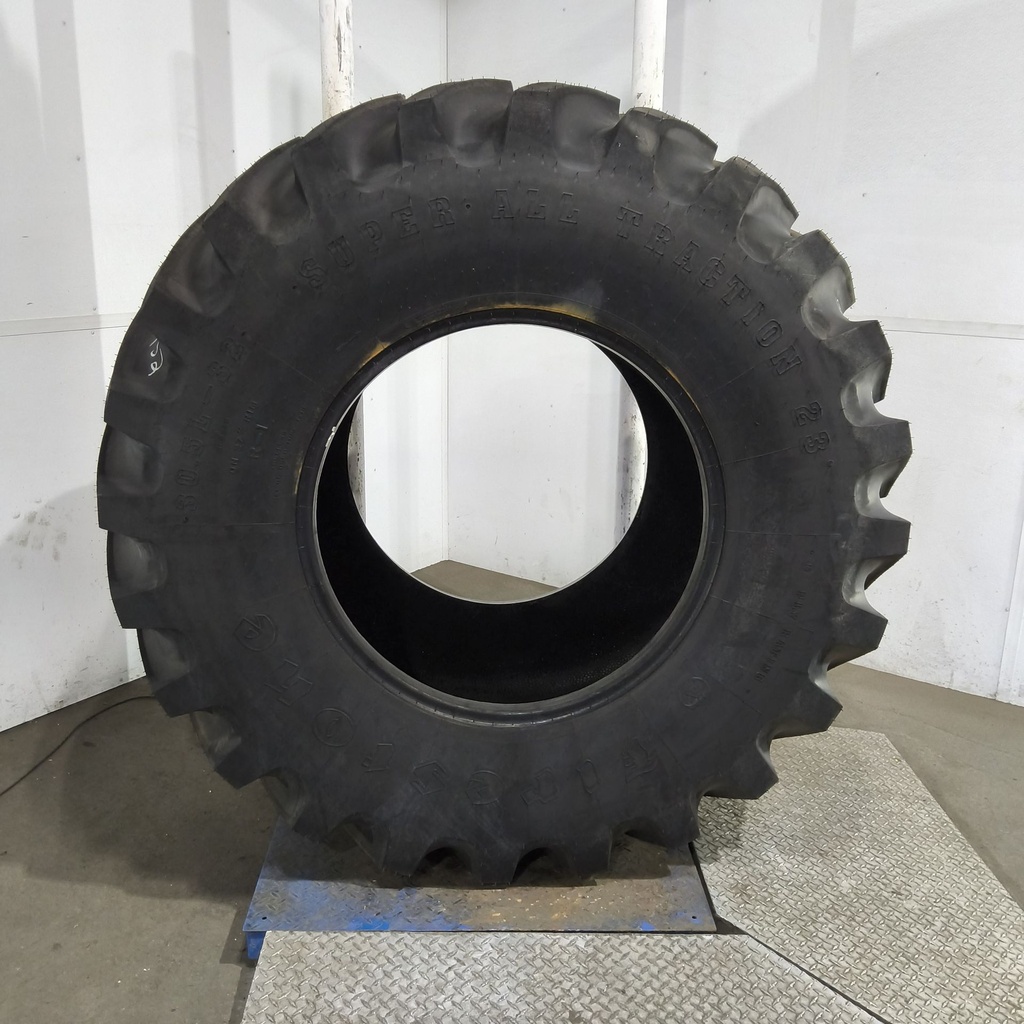30.5L-32 Firestone Super All Traction 23 R-1 H (16 Ply), 99%