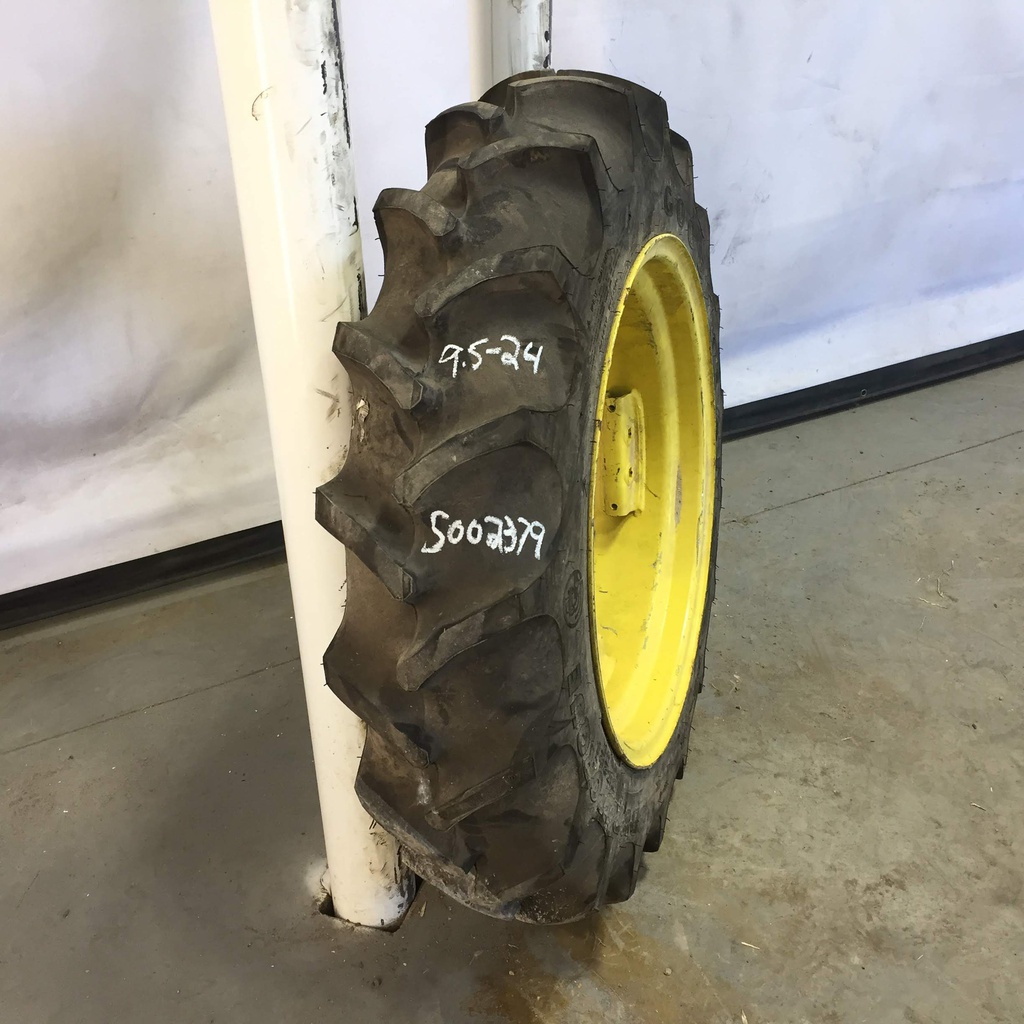 9.5/-24 Goodyear Farm DT221 DuraTorque R-1, C (6 Ply) 99%