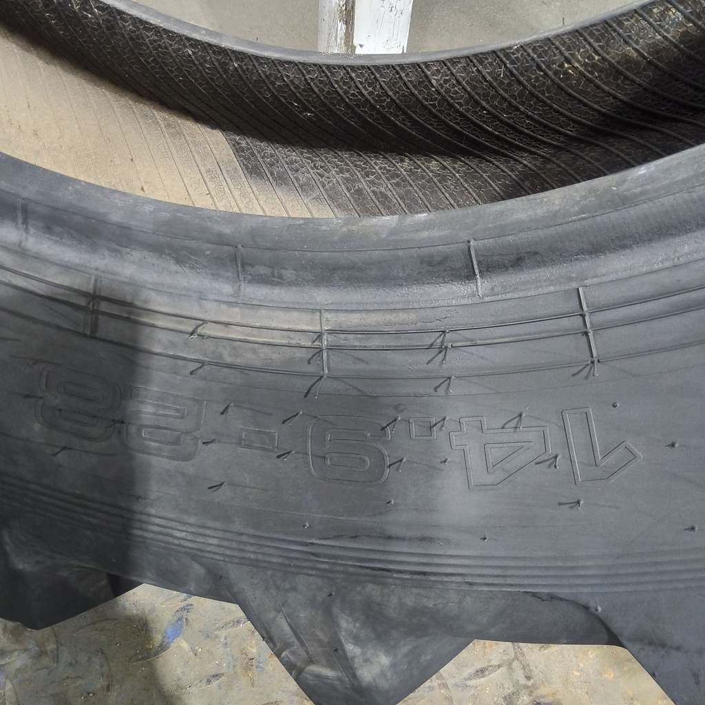 14.9-28 Mitas AC85 Radial R-1W D (8 Ply), 85%