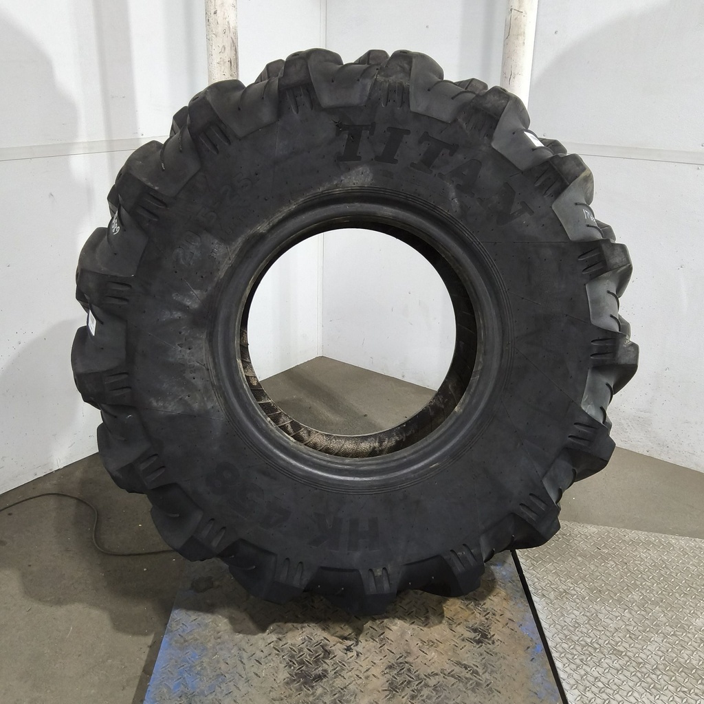 20.5-25 Titan Farm HK 458 E-4 L (20 Ply), 80%