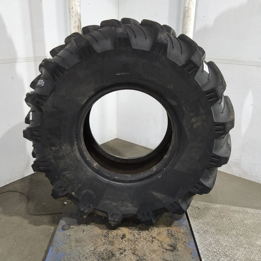 20.5-25 Titan Farm HK 458 E-4 L (20 Ply), 80%