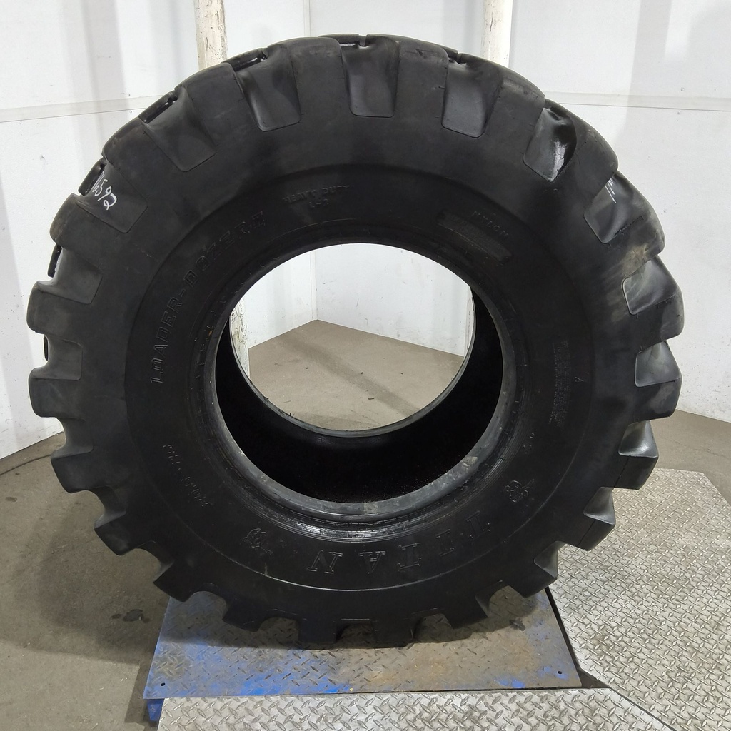 20.5-25 Titan OTR Loader Dozer II L-2 F (12 Ply), 80%