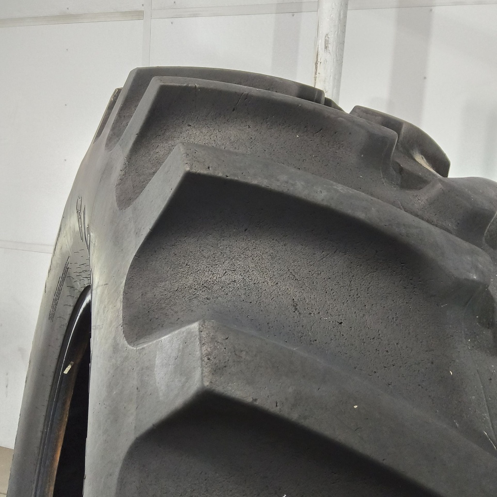 24.5-32 Firestone Super All Traction 23 R-1 F (12 Ply), 80%
