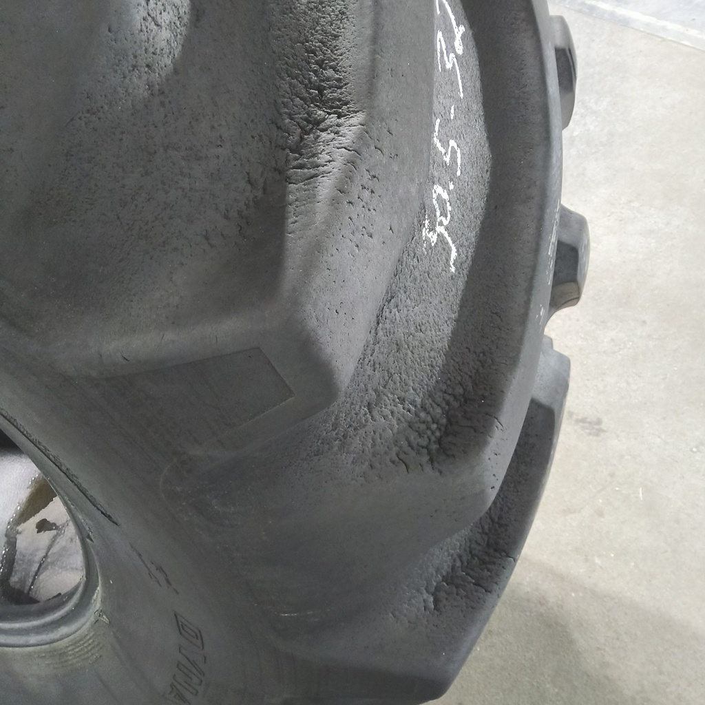 30.5L-32 Goodyear Farm Dyna Torque II R-1 F (12 Ply), 70%