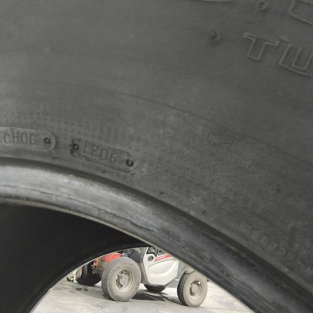 30.5L-32 Goodyear Farm Dyna Torque II R-1 F (12 Ply), 70%