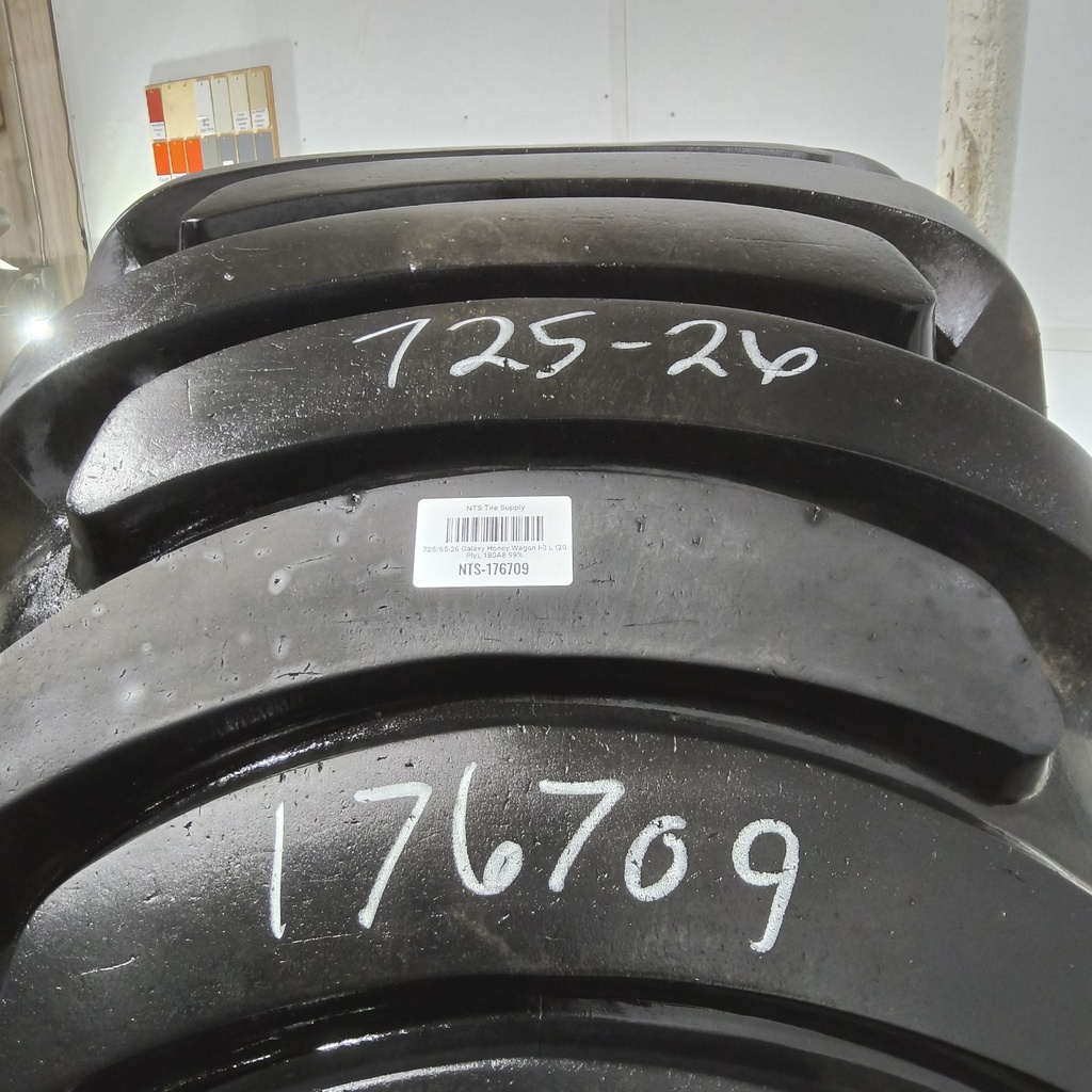 725/65-26 Galaxy Honey Wagon I-3 L (20 Ply), 180A8 99%