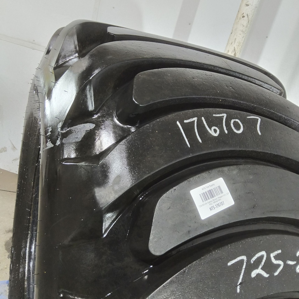725/65-26 Galaxy Honey Wagon I-3 L (20 Ply), 180A8 99%