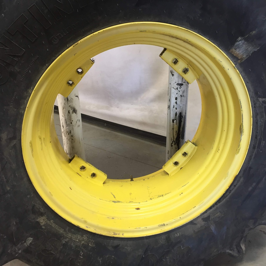 480/70R30 Continental HC70 R-1W on John Deere Yellow 8-Hole Rim with Clamp/U-Clamp (groups of 2 bolts) 95%