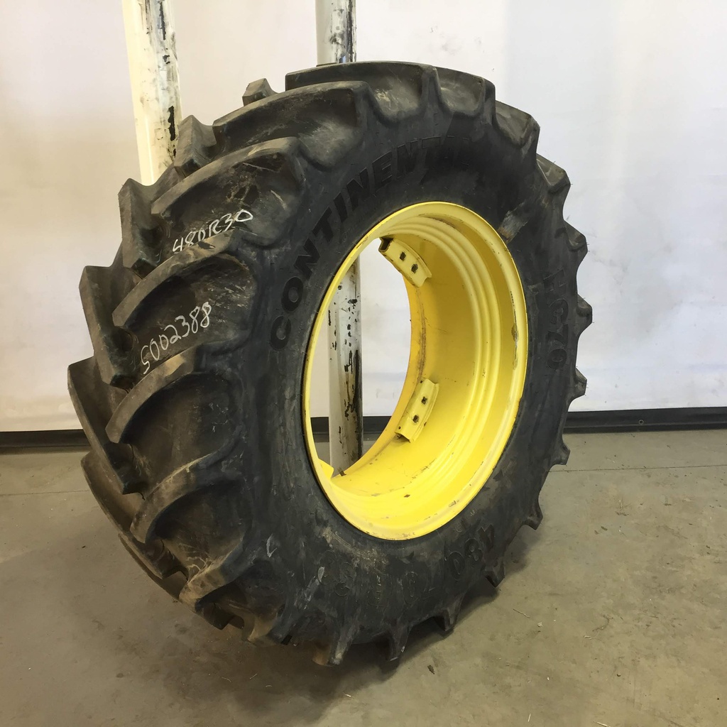 480/70R30 Continental HC70 R-1W on John Deere Yellow 8-Hole Rim with Clamp/U-Clamp (groups of 2 bolts) 95%