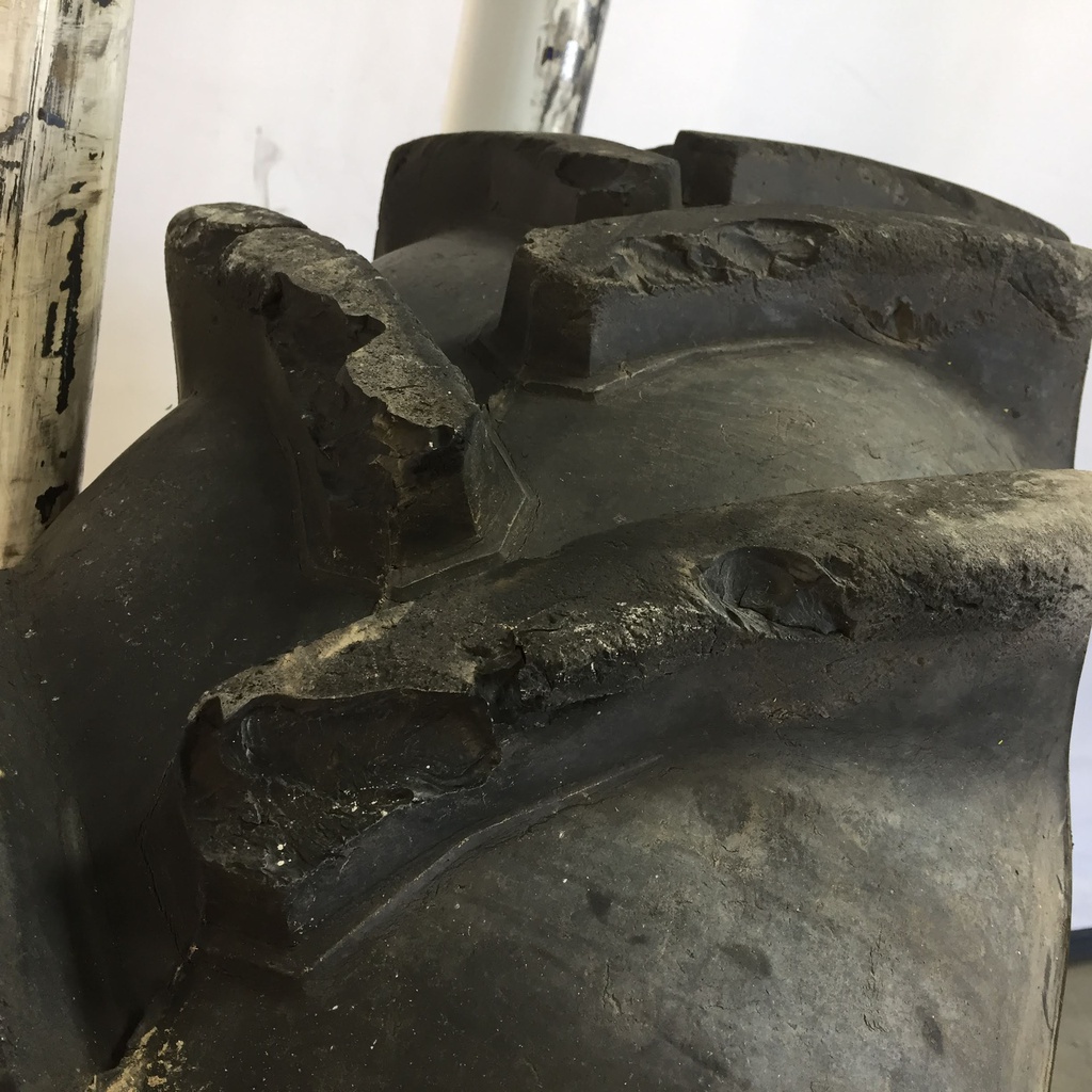 16.9/R38 Barum TZR2 R-1 141 A8 70%