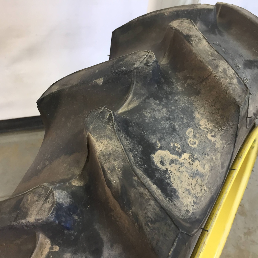 9.5/-24 Goodyear Farm DT221 DuraTorque R-1, C (6 Ply) 99%
