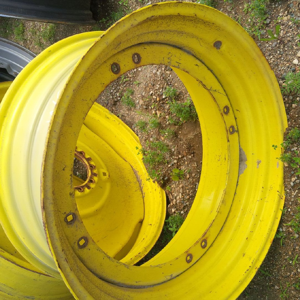 15"W x 34"D, John Deere Yellow 8-Hole Stub Disc (groups of 2 bolts)