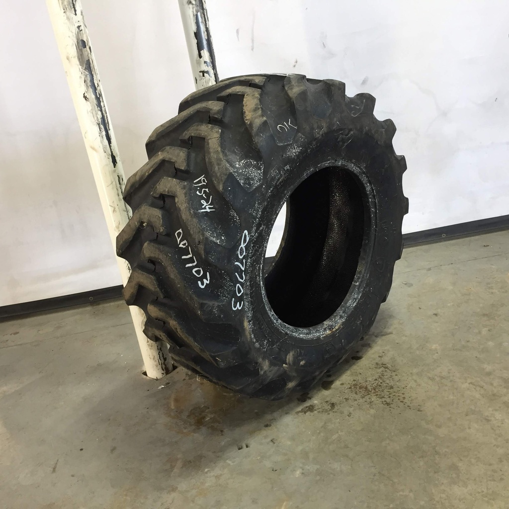 19.5/L-24 Firestone All Traction Utility R-4, E (10 Ply) 95%