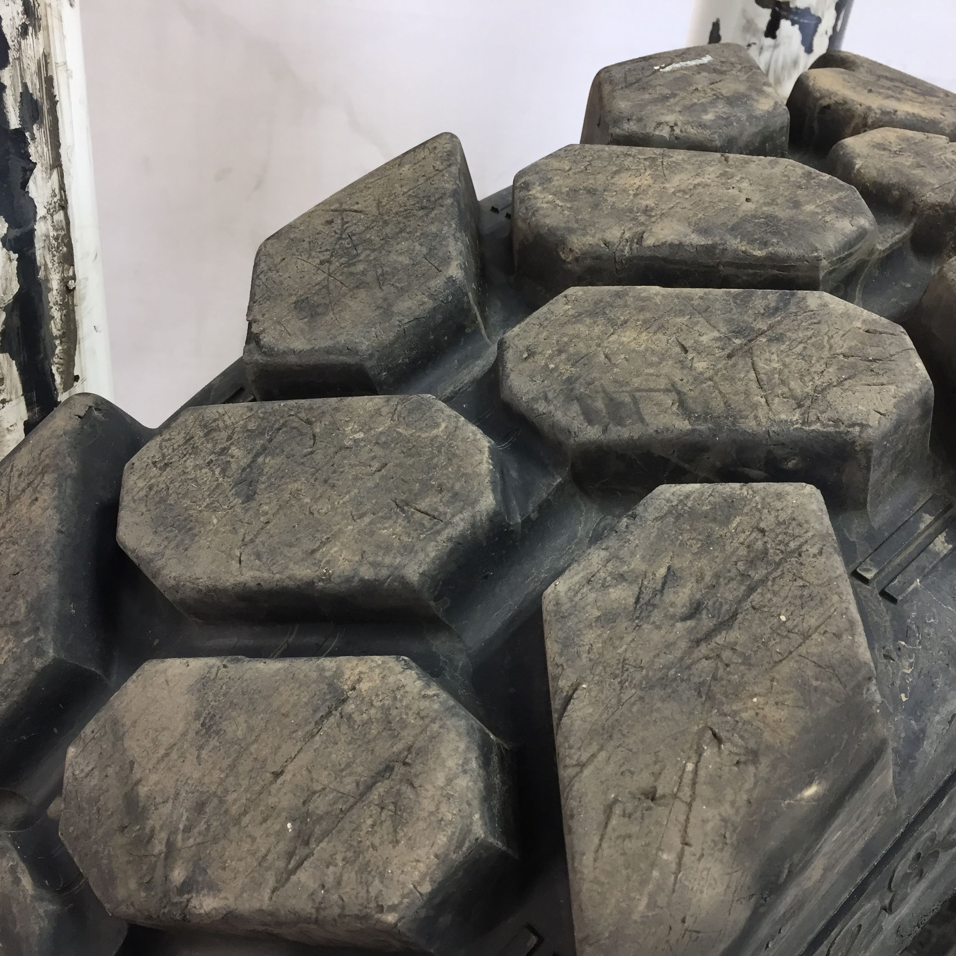 Used370/7528 Blackstone Lightning Agricultural Tires for Sales NTS Tire Supply New & Used