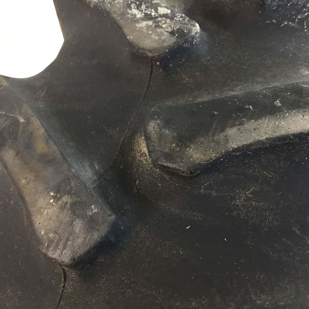 20.8/R42 Firestone Radial All Traction 23 R-1 155 B, E (10 Ply) 60%