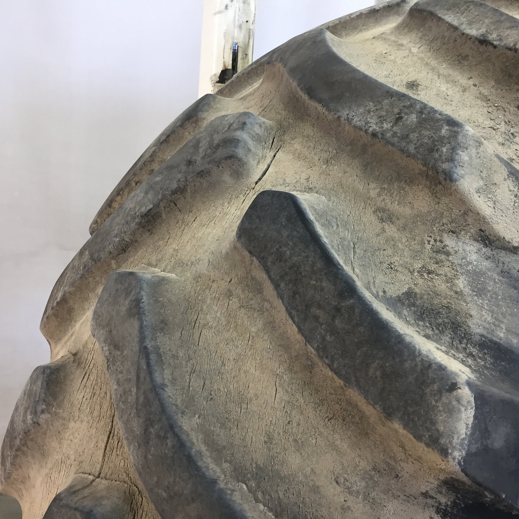 30.5/L-32 Power Mark L/S Rear Trac R-1, F (12 Ply) 65%