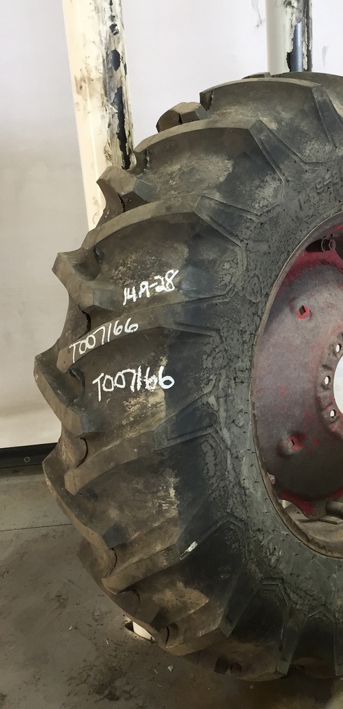 14.9/-28 Firestone Traction Field & Road R-1, C (6 Ply) 80%