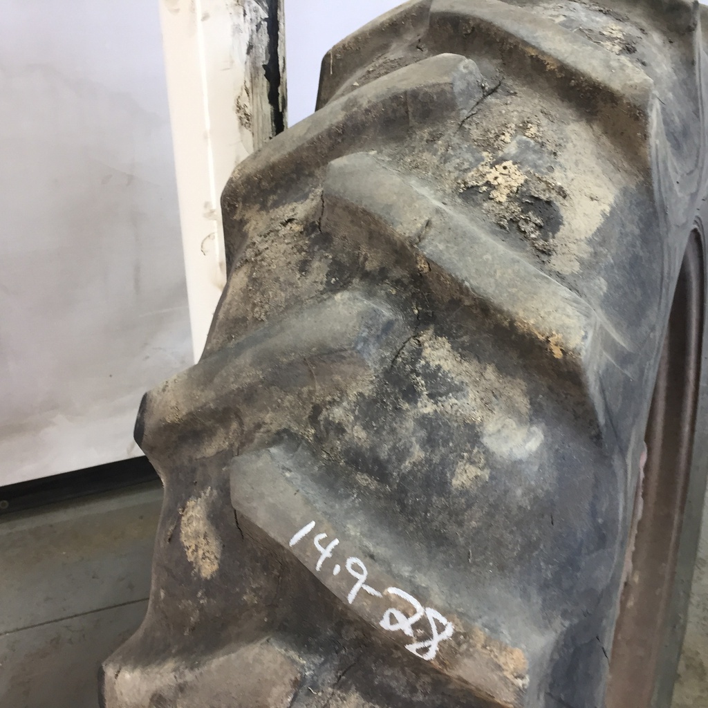 14.9/-28 Firestone Traction Field & Road R-1 on Red 8-Hole Rim with Clamp/Loop Style 45%