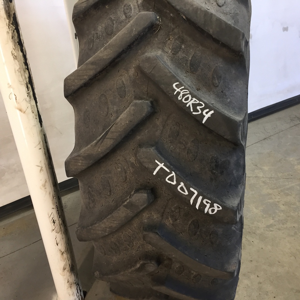 480/70R34 BKT Tires Agrimax RT 765 R-1W on Case IH Silver Mist/Black 10-Hole Waffle Wheel (Groups of 2 bolts) 60%