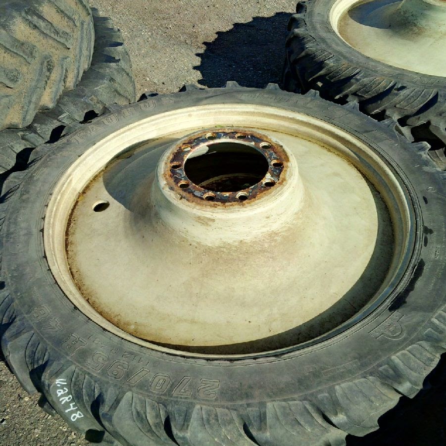 270/95R48 Taurus Soil Saver RC95 R-1 on New Holland White 10-Hole Spun Disc 65%