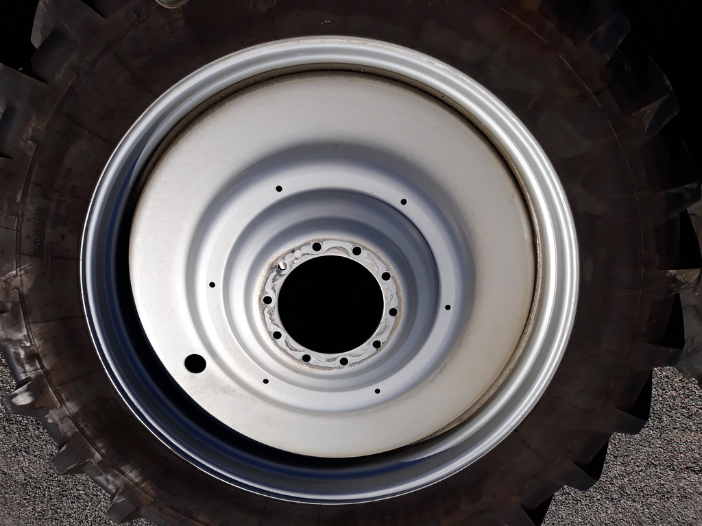 480/80R50 Michelin AgriBib R-1W on Case IH Silver Mist 10-Hole Formed Plate W/Weight Holes 85%