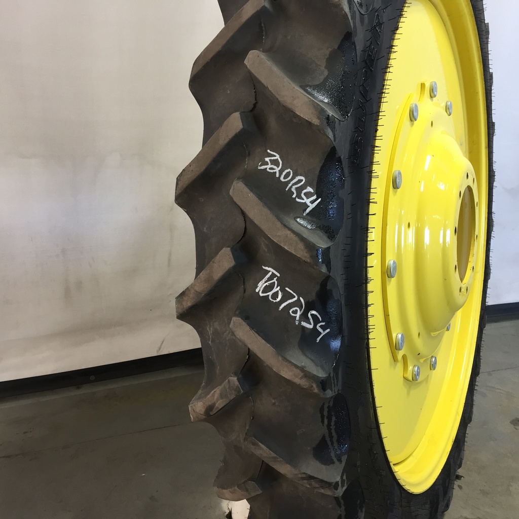 320/90R54 Goodyear Farm DT800 Super Traction R-1W 149 B 95%