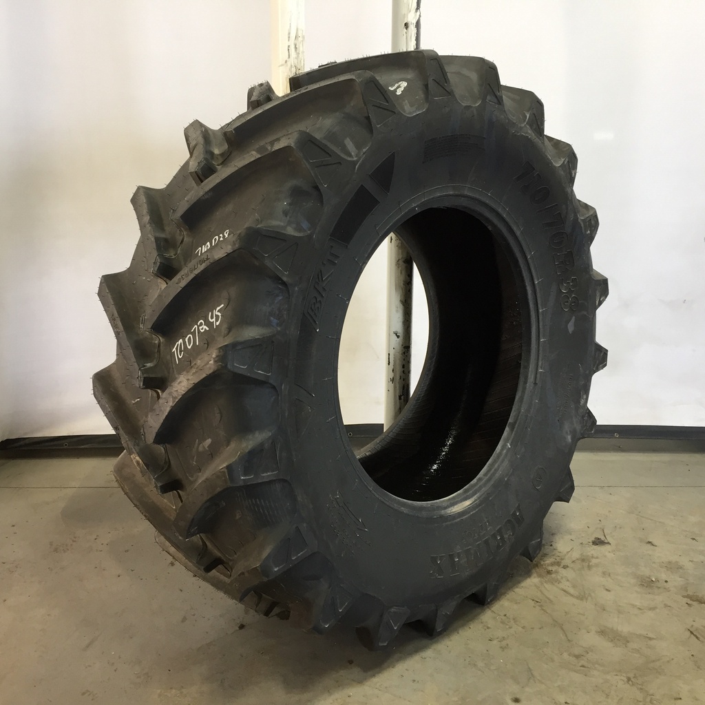 710/70R38 BKT Tires Agrimax RT 765 R-1W 166 A8 99%