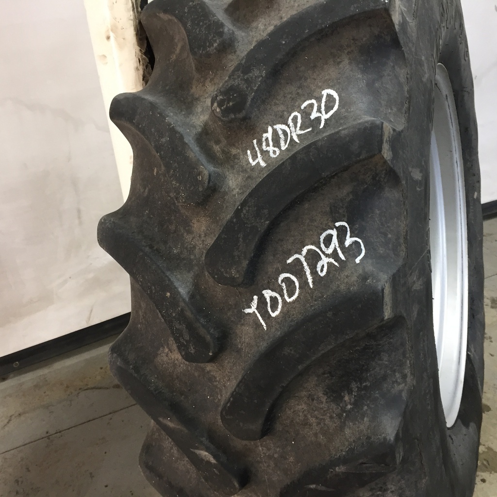 480/70R30 Firestone Radial All Traction DT R-1W on Case IH Silver Mist 10-Hole Formed Plate W/Weight Holes 80%