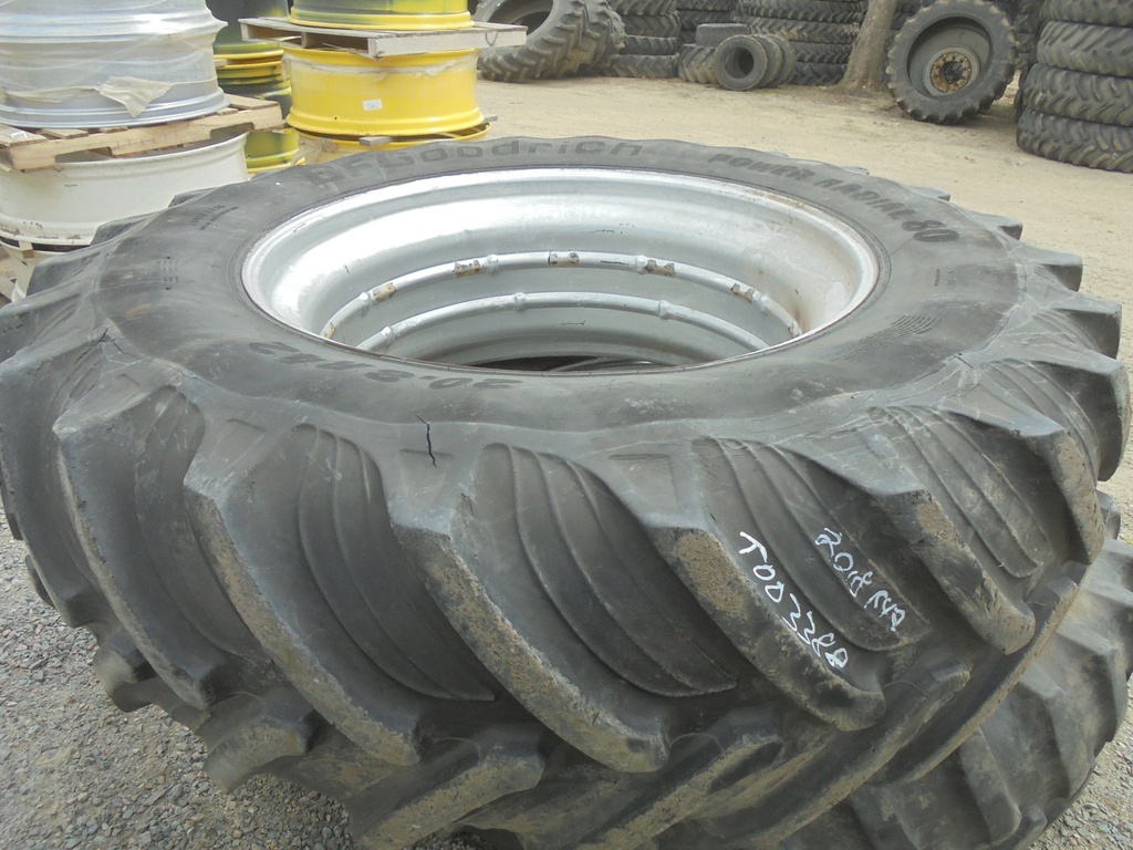 20.8/R42 BF Goodrich Power Radial 80 R-1 152 A8 50%
