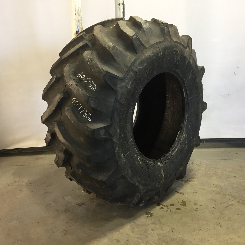 30.5/L-32 Goodyear Farm Dyna Torque II R-1, G (14 Ply) 99%