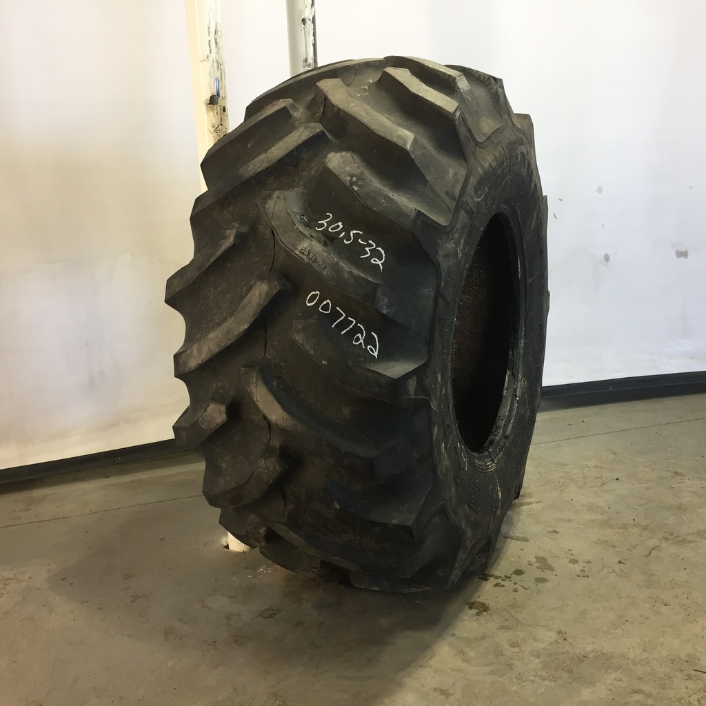 30.5/L-32 Goodyear Farm Dyna Torque II R-1, G (14 Ply) 99%