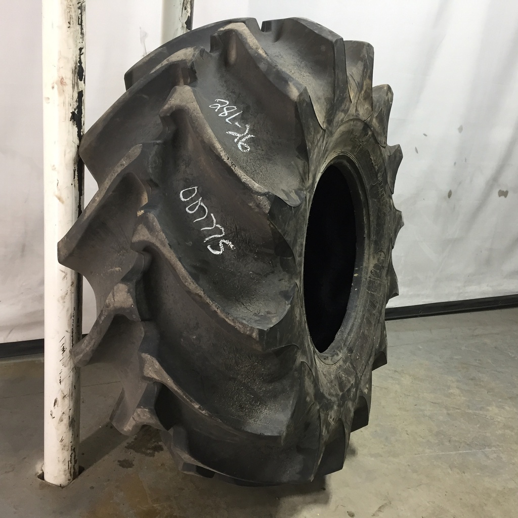 28/L-26 Titan Farm Special Service R-2, F (12 Ply) 85%