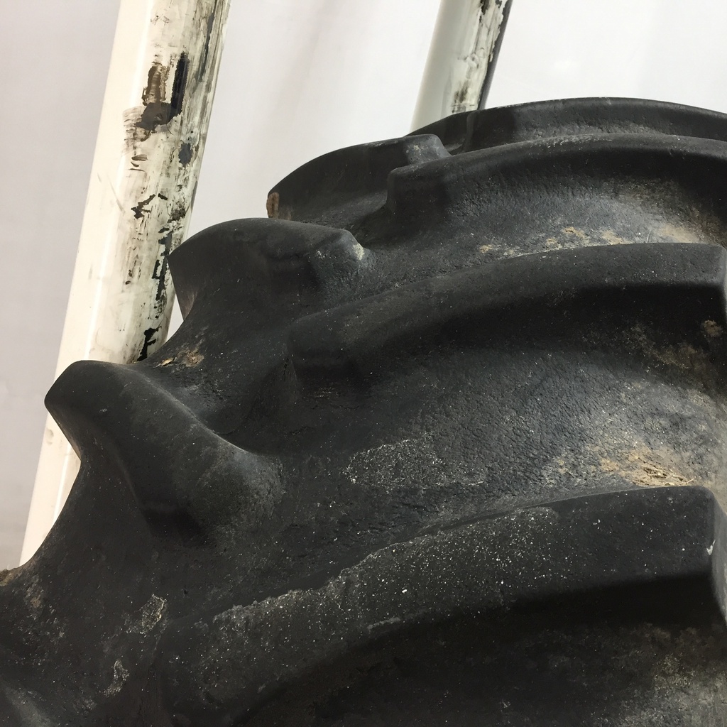 520/85R38 Firestone Radial All Traction 23 R-1 on John Deere Yellow 10-Hole Dolly Dual 80%