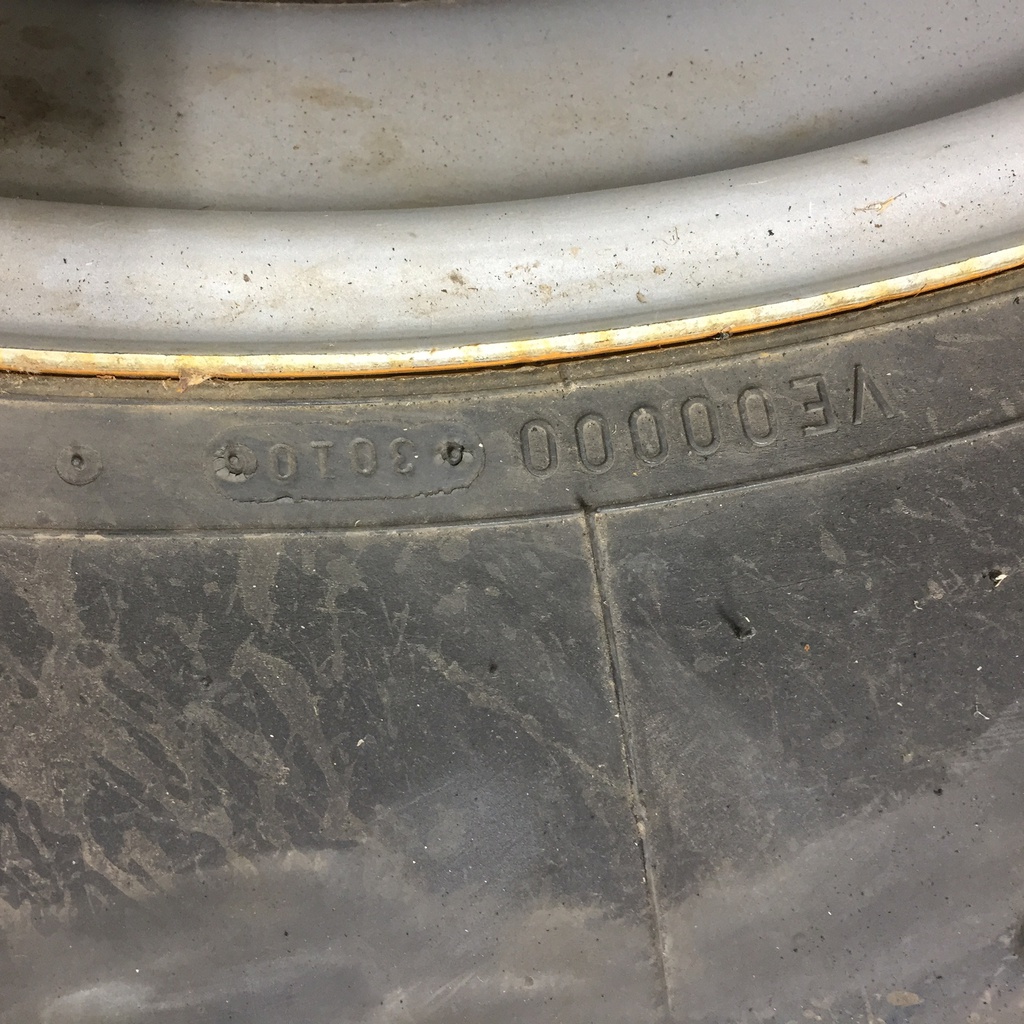 480/80R42 Firestone Radial Deep Tread 23 R-1W on Case IH Silver Mist 20-Hole Dolly Dual 80%