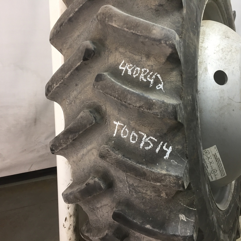 480/80R42 Firestone Radial Deep Tread 23 R-1W on Case IH Silver Mist 20-Hole Dolly Dual 80%